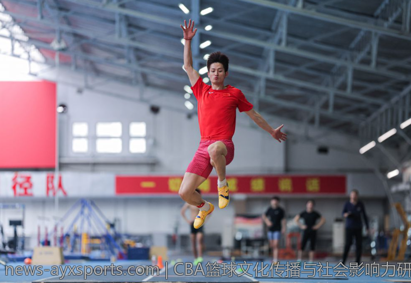 流行趋势解读网球大满贯装备变迁
